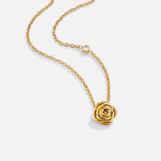 Leonora – Collana dorata doppia con delicato dettaglio a cuore