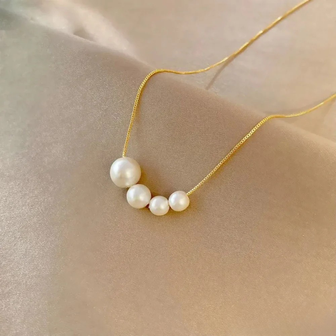 Hana – Collana dorata con accenti rotondi