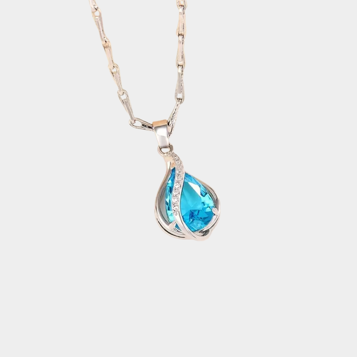 Melina – Collana in argento con pendente azzurro chiaro