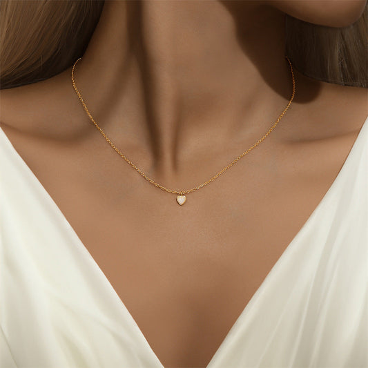 Helena – Collana delicata in argento con piccolo cuore