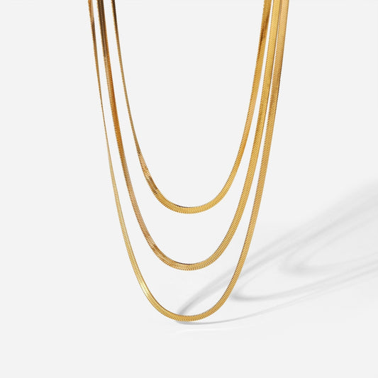 Sofia – Collana multistrato realizzata in oro fino.