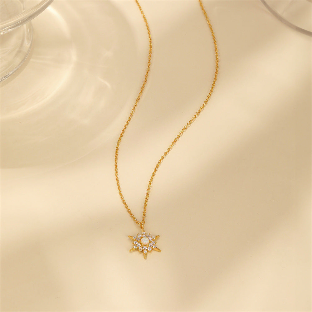 Amálie – Delicata collana in argento con pendente rotondo.