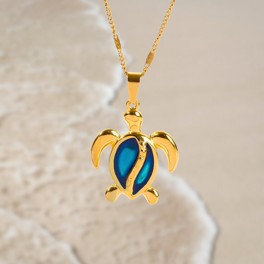 Maja – Collana dorata con medaglione rotondo