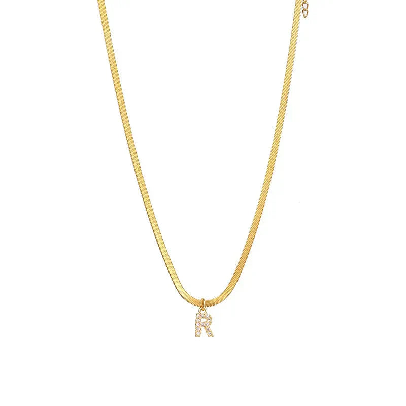 Eva – Gold necklace with initial pendant