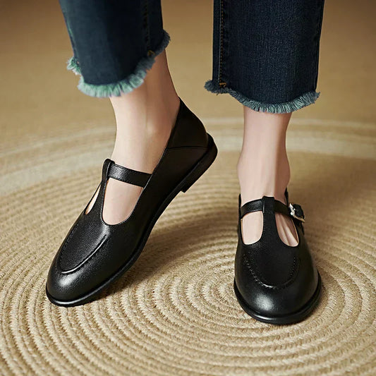 LAURA | LOW-HEELED CLASSIC PUMPS