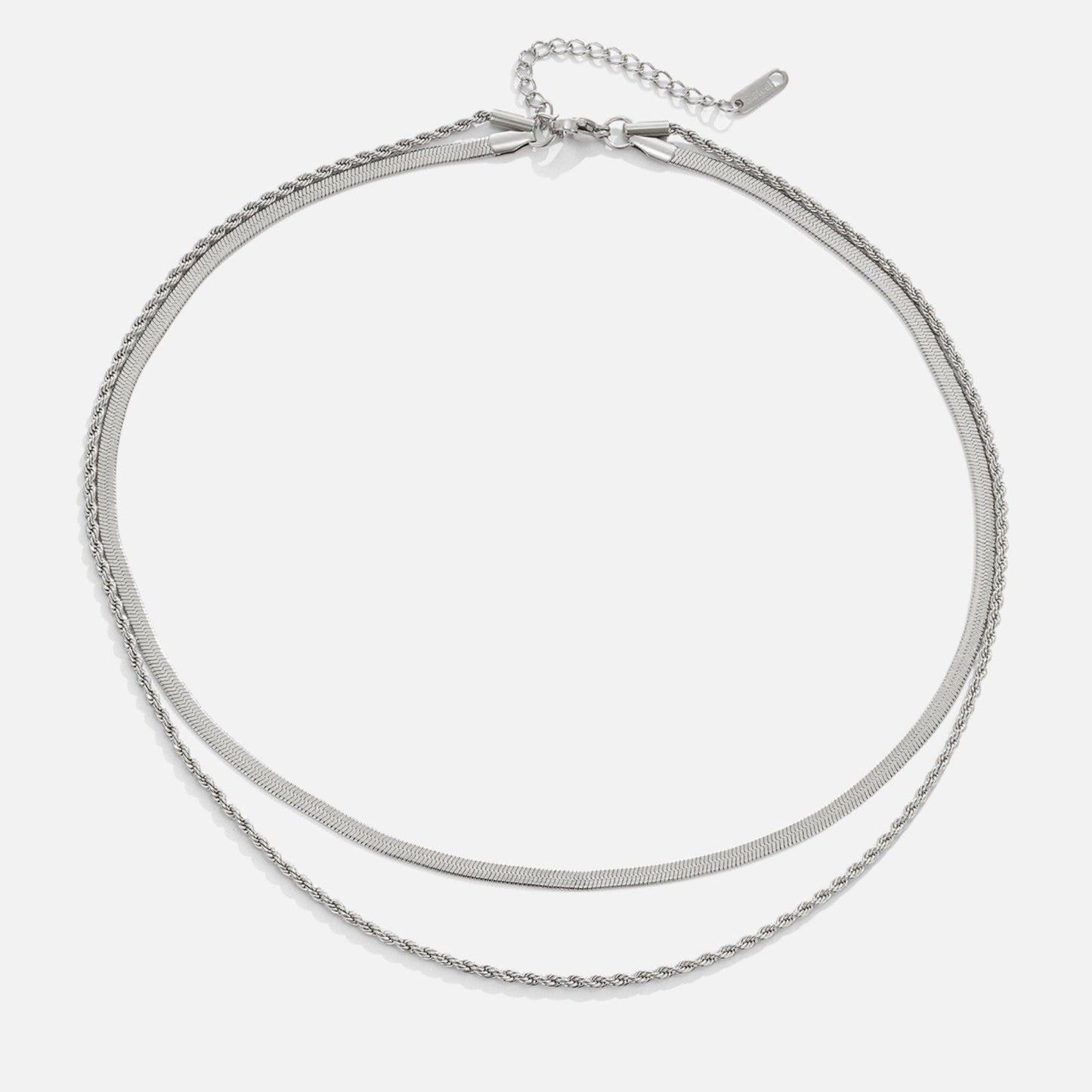 Amalia – Gold Necklace with Geometric Medallion