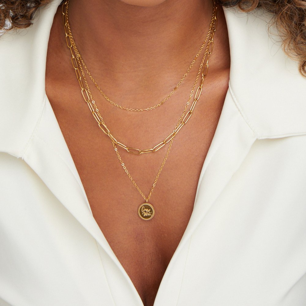 Elfriede – Double-Layer Gold Necklace with Detailed Coin Pendant