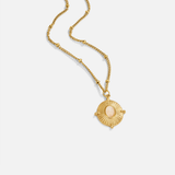 Annika – Collana dorata delicata con pendente squadrato
