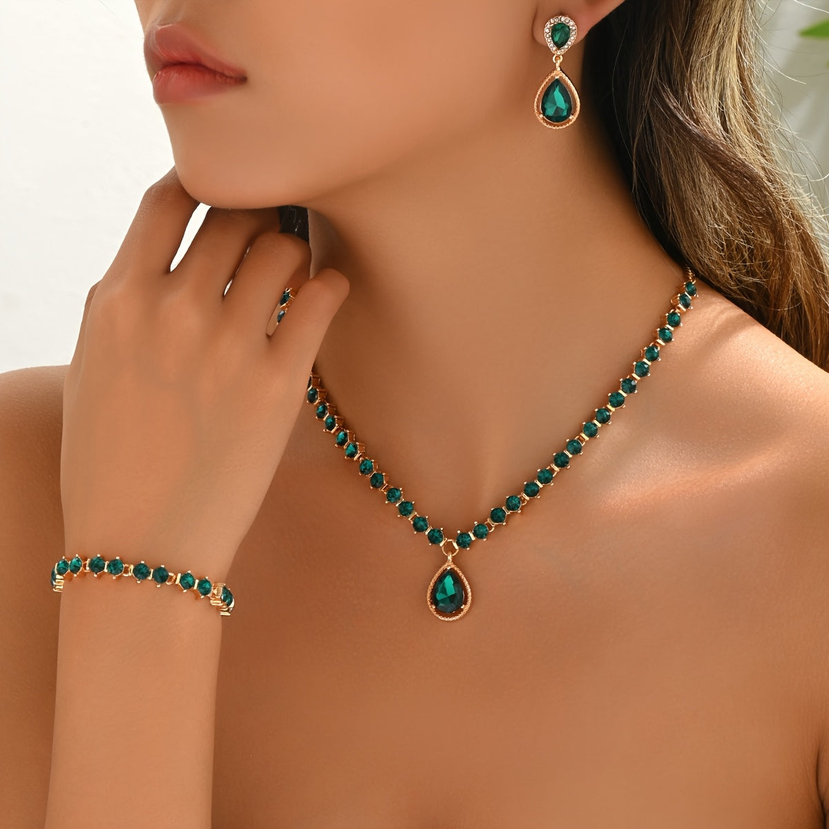 ELEGANT GEOMETRIC CRYSTAL JEWELRY SET