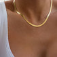 Johana – Collana dorata delicata con forma armoniosa