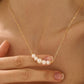 Juliana – Collana dorata dalla struttura minimalista