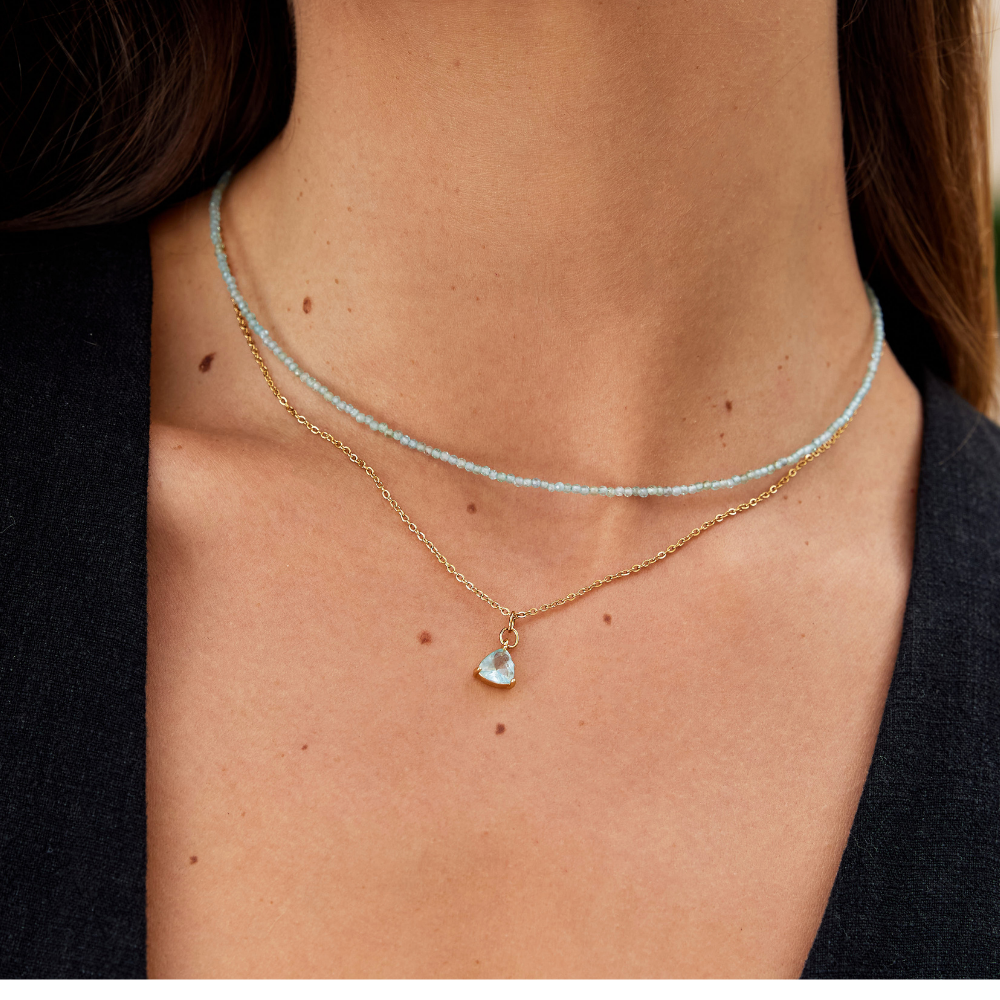 Alena – Collana dorata con piccolo pendente rotondo