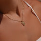Helena – Collana dorata con pendente rettangolare