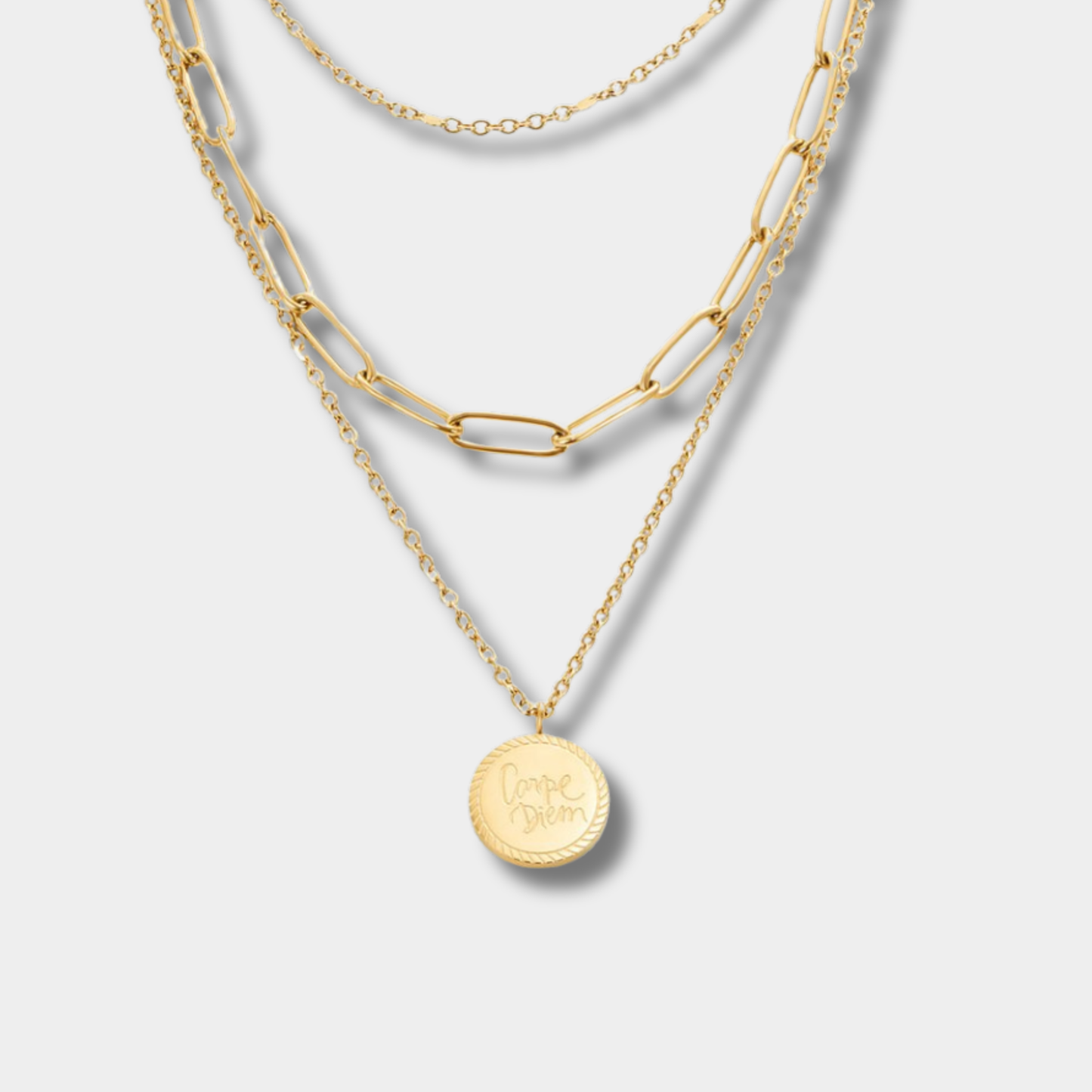 Lea – Collana dorata delicata multiriga con linee eleganti