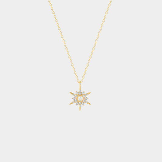 Amálie – Delicata collana in argento con pendente rotondo.