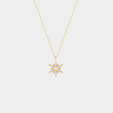 Amálie – Delicata collana in argento con pendente rotondo.