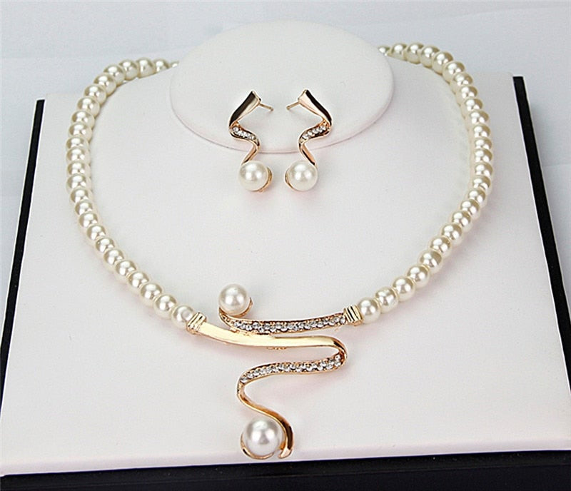 Susanna - Set collana + orecchini di perle naturali