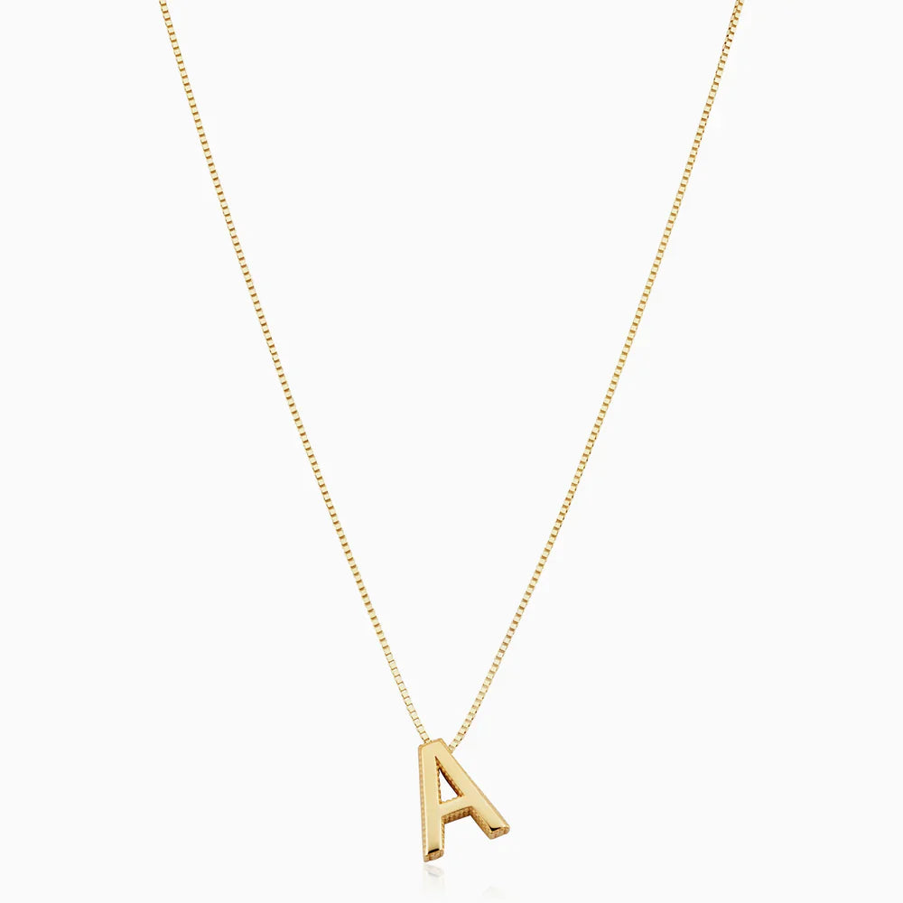 Jutta – Golden necklace with a clear linear structure