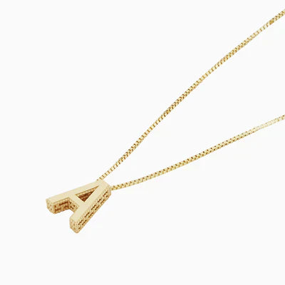 Jutta – Golden necklace with a clear linear structure