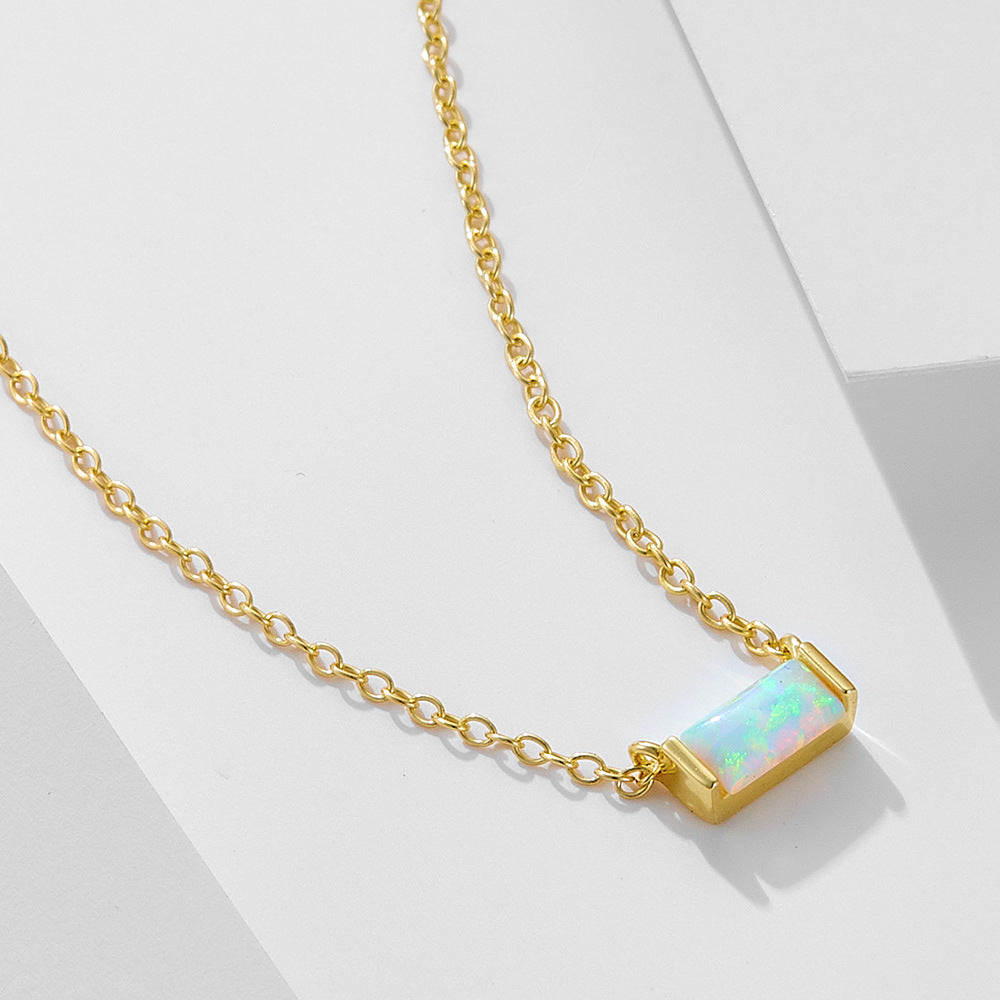 Livia – Collana in argento con piccolo pendente