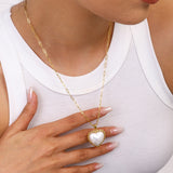 Viktorie – Collana dorata con pendente elegante