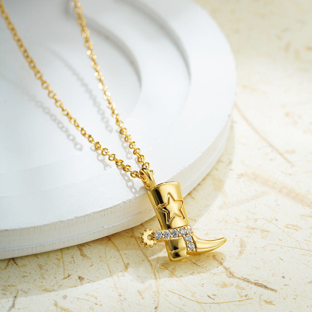 Johana – Delicate necklace with enchanting gold pendants.