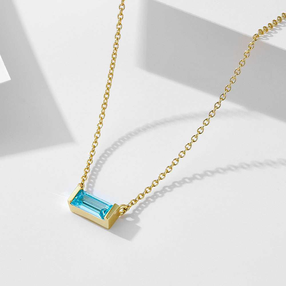 Livia – Collana in argento con piccolo pendente