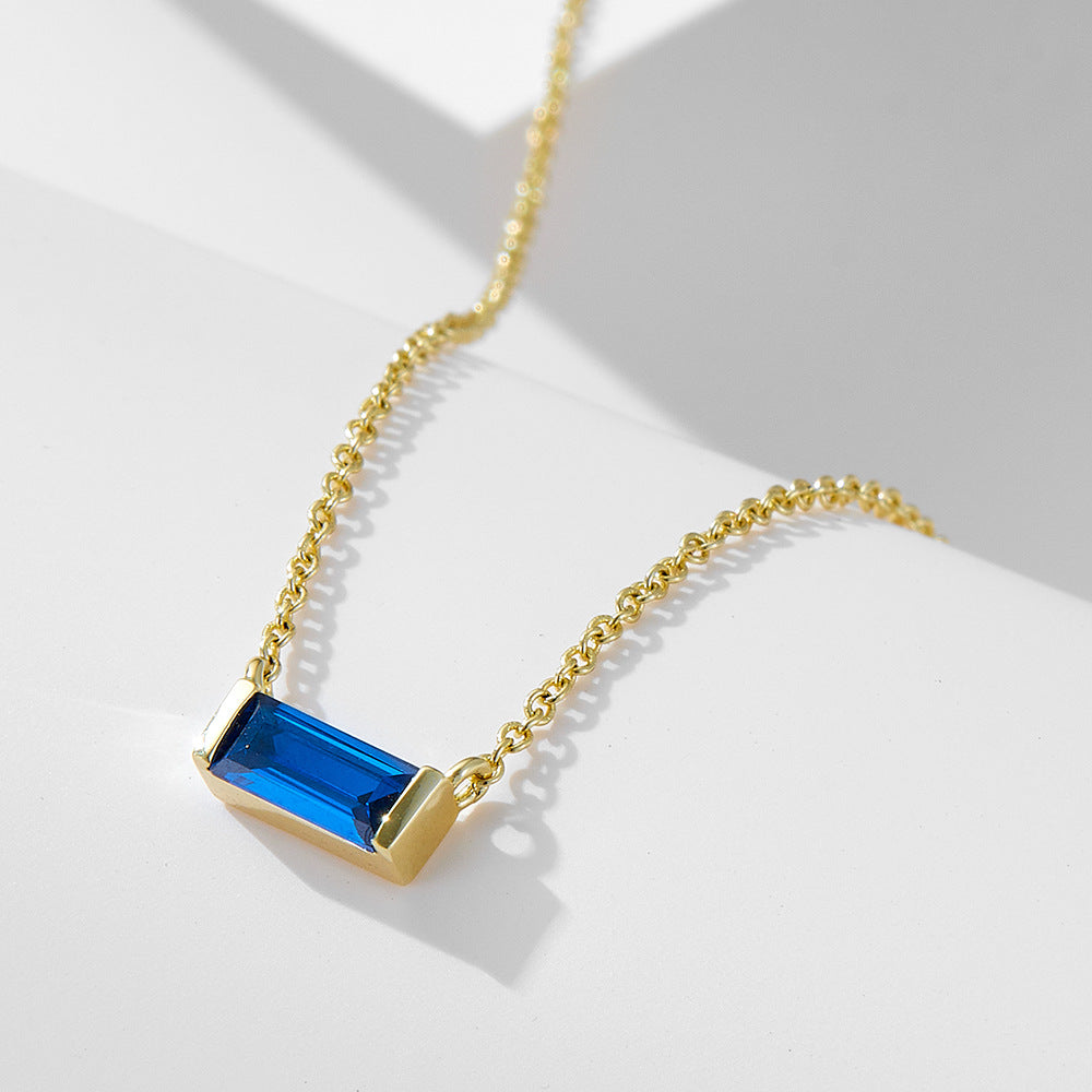 Livia – Collana in argento con piccolo pendente