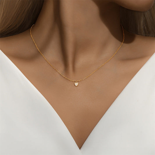 Helena – Collana delicata in argento con piccolo cuore