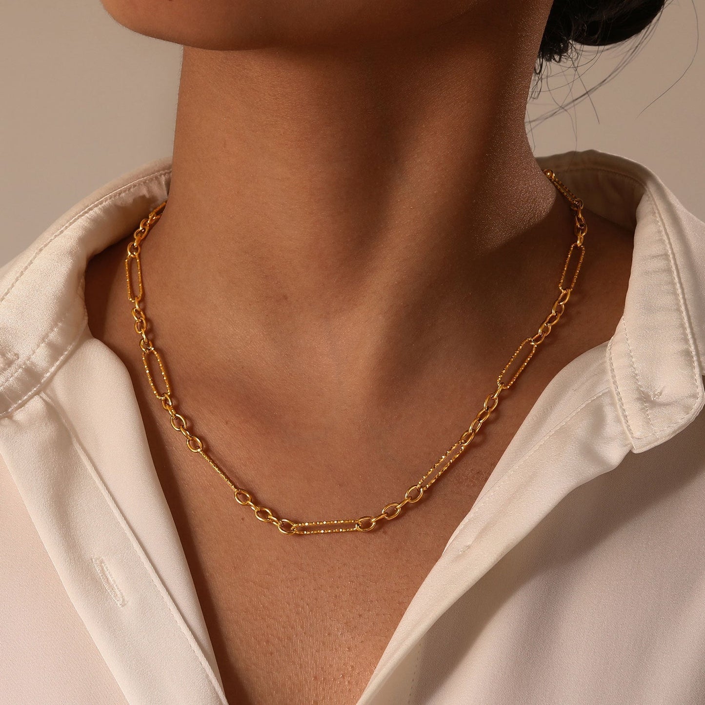 Johanka – Catena dorata dalla struttura netta