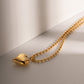 Amalia – Collana dorata con medaglione moderno