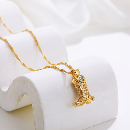 Johana – Delicate necklace with enchanting gold pendants.
