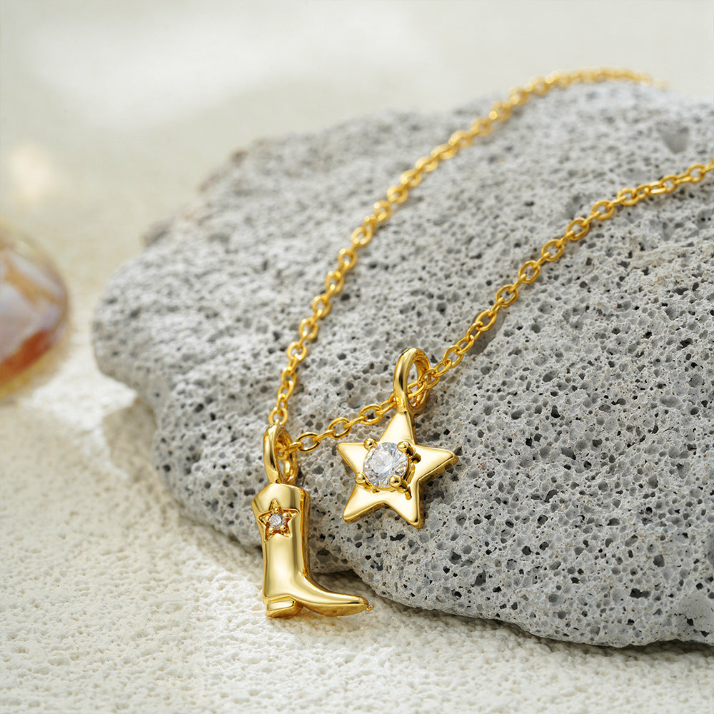 Johana – Delicate necklace with enchanting gold pendants.