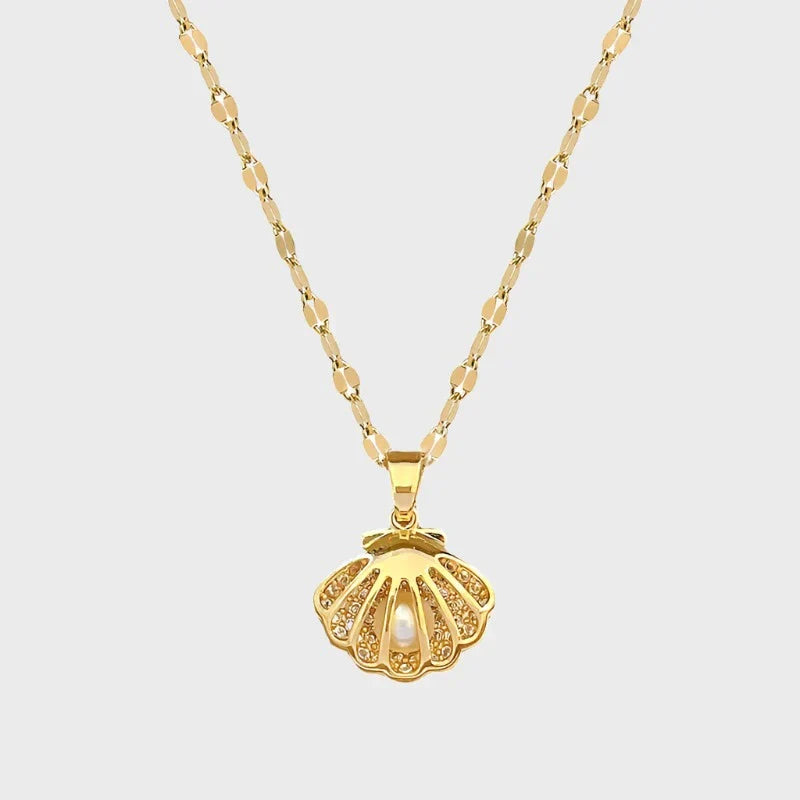 Beatrix – Gold Coin Pendant Necklace