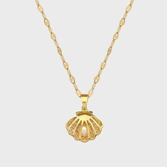 Beatrix – Gold Coin Pendant Necklace