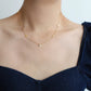 Carina – Collana dorata con accenti colorati