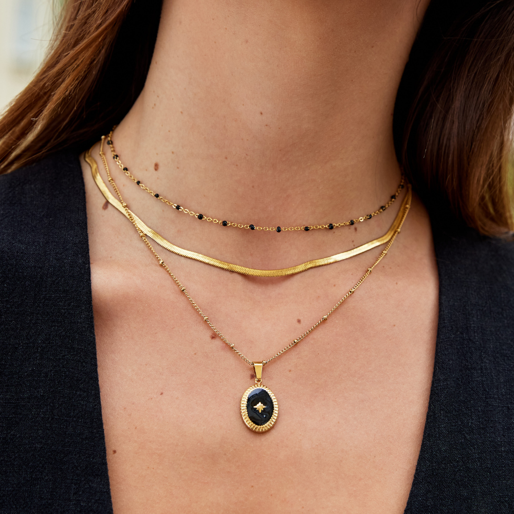 Luzia – Golden Snake Necklace with a Delicate Shine