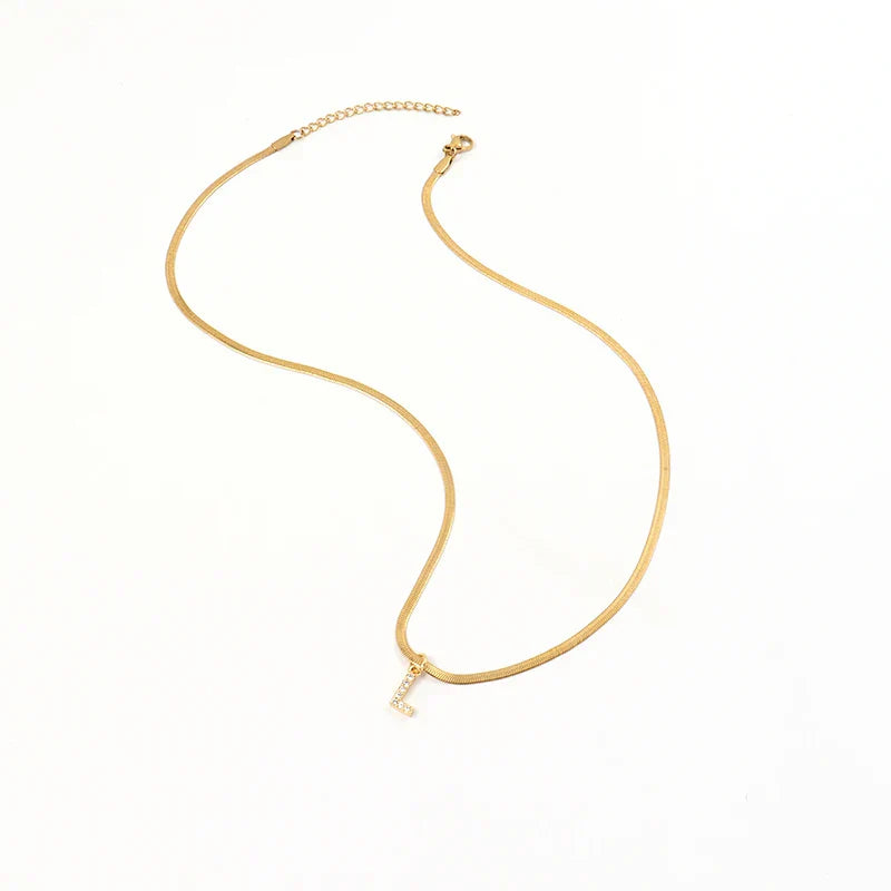 Eva – Gold necklace with initial pendant
