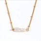 Isabela – Collana dorata con pendente rettangolare