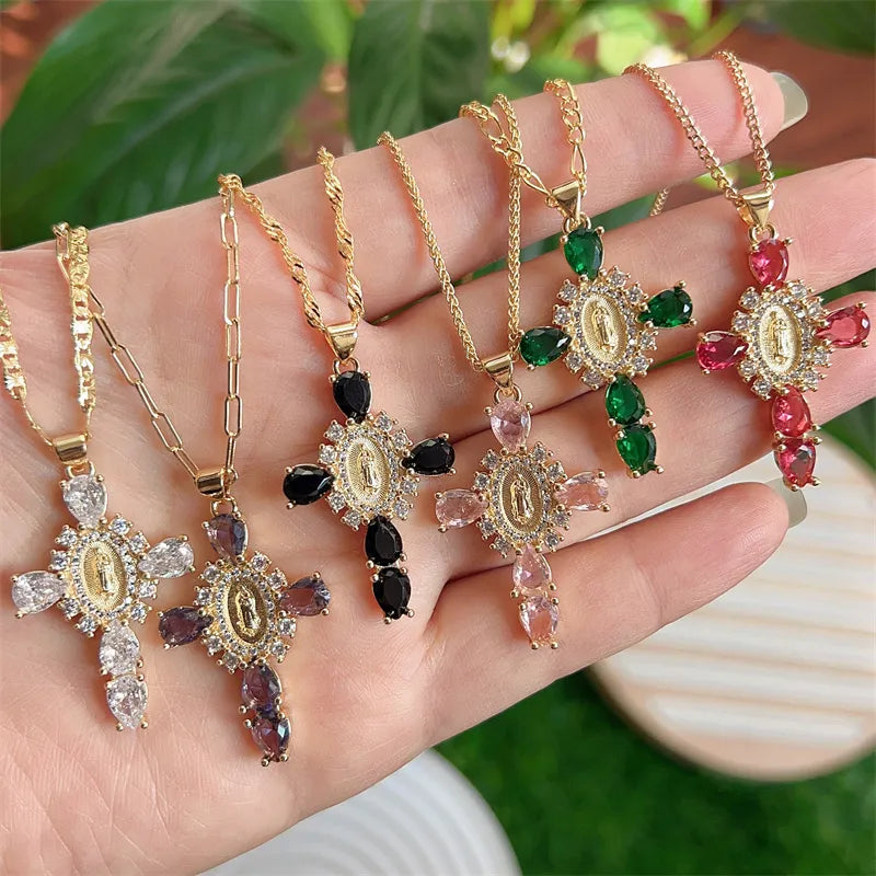 Selina – Collana dorata con croce