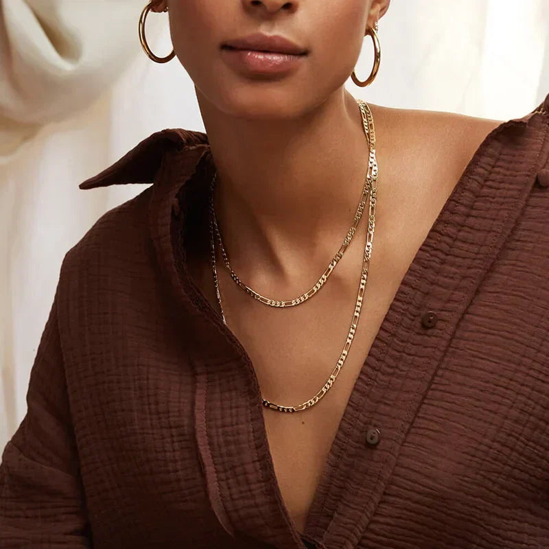 Valerie – Gold necklace with simple link structure