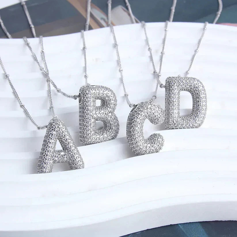 Collana con ciondoli a forma di lettere