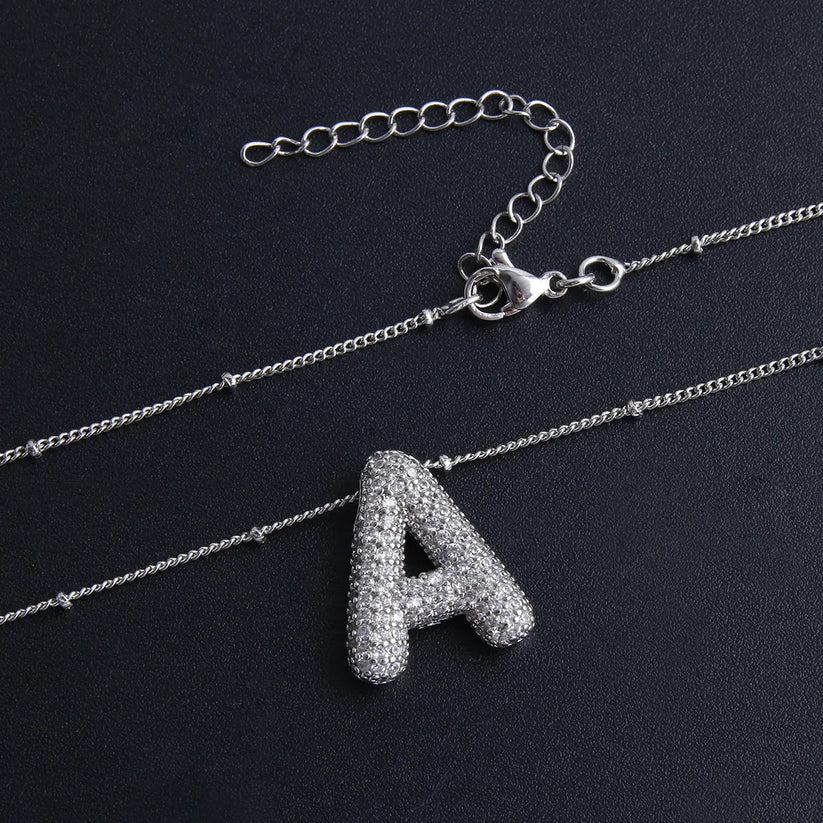 Collana con ciondoli a forma di lettere