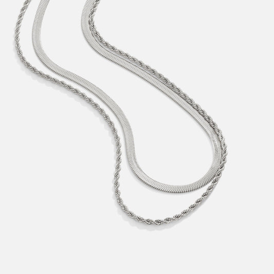 Amalia – Gold Necklace with Geometric Medallion
