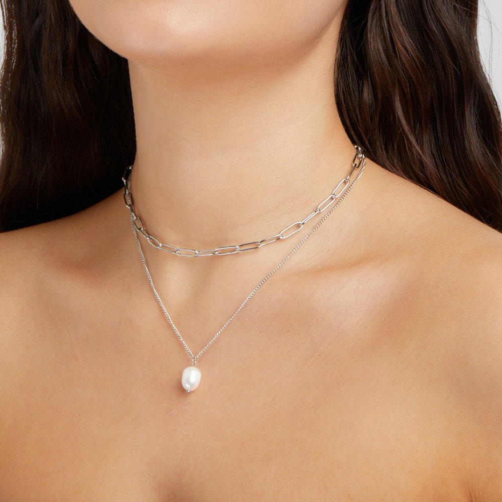 Viktorie-Marie – Collana dorata dal design doppio