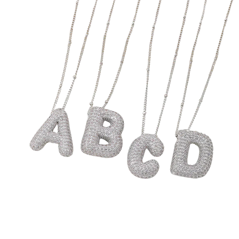 Collana con ciondoli a forma di lettere