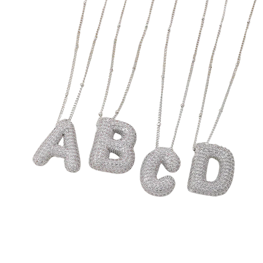 Collana con ciondoli a forma di lettere