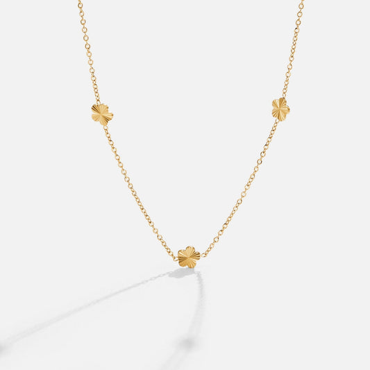 Lena – Collana dorata delicata con mini pendente