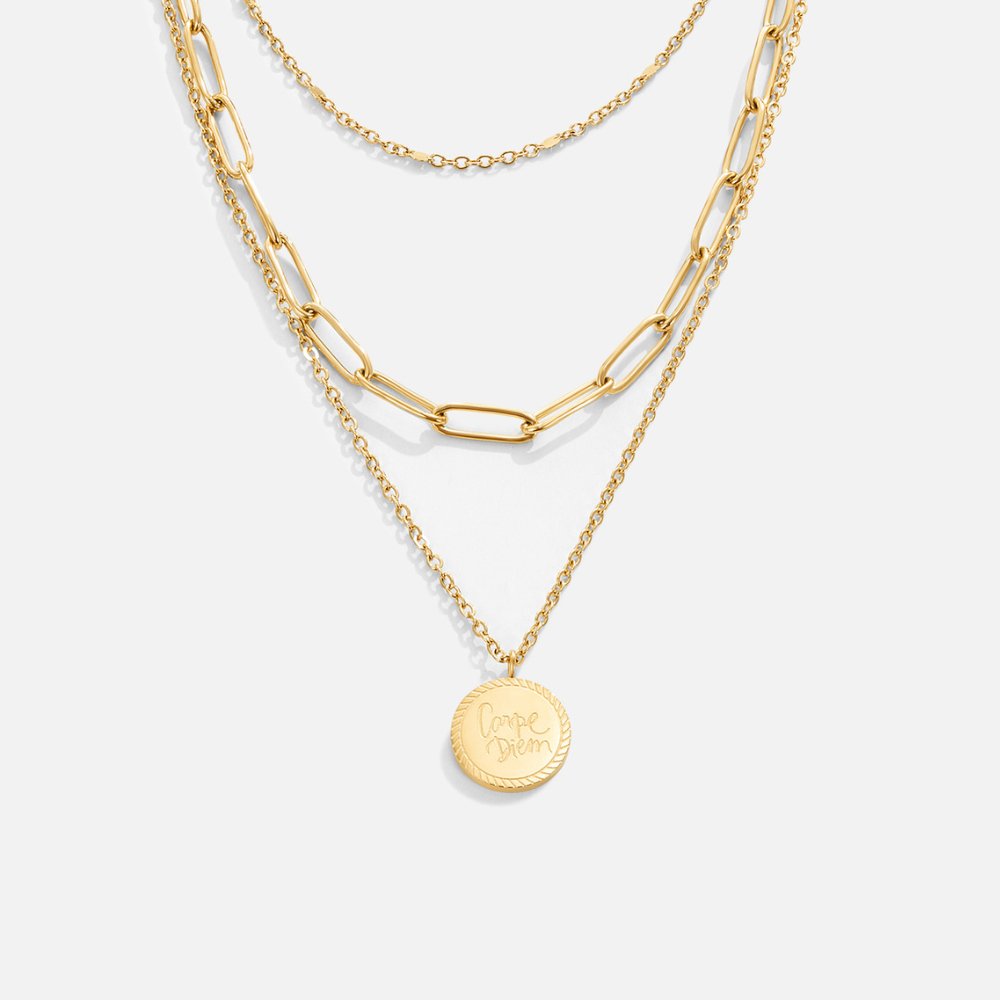 Elfriede – Double-Layer Gold Necklace with Detailed Coin Pendant