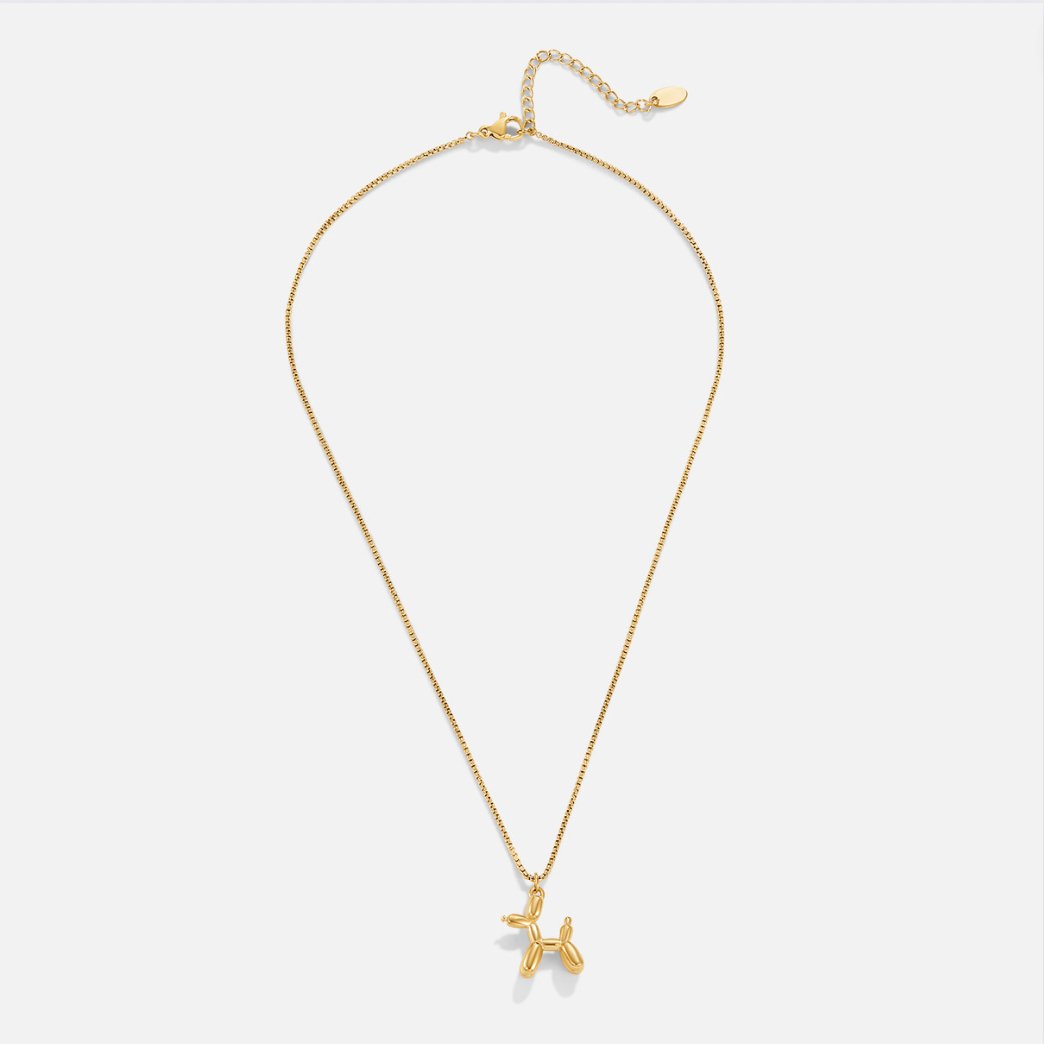 Nora – Delicata collana con pendente a forma di farfalla.